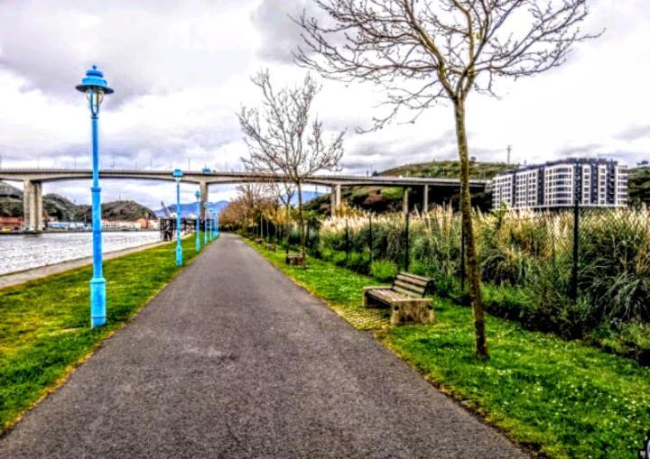 Riverside Barakaldo Bagian luar foto